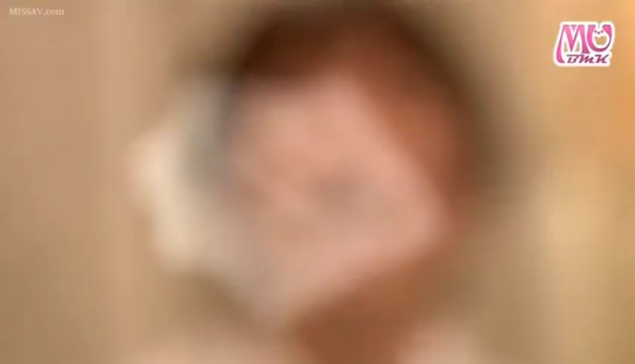 室内 · 脸部特写 · 裸体 · 注视 · 有码 · 模糊 · 正面