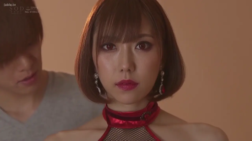 Face · Stand · Gaze · 短发 · Earrings · 影棚 · Cold and glamorous · 挂脖红衣