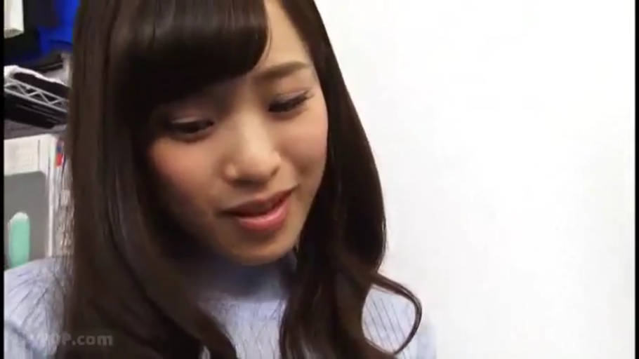 室内 · 揉乳 · 胸部特写 · 站立 · 巨乳 · 自然 · 内衣