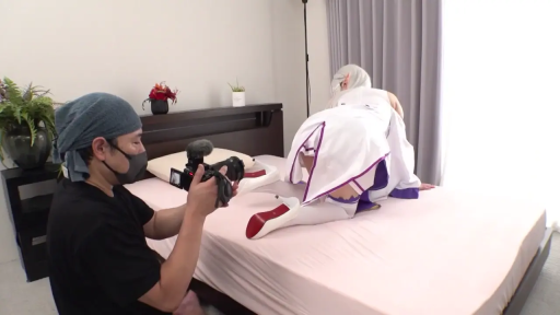 Bedroom · 全景 · Kneeling posture · 拍摄 · 摄像机 · 角色扮演服 · 幕后