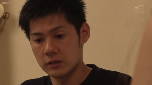 室内 · 微嗔 · 凝视 · 面部大特写 · 淑女 · 针织上衣 · 正面视线 · 窗帘背景