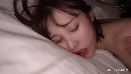 Indoor · Fully nude · Hazy · 面部特写 · 清纯 · moan · Side-lying