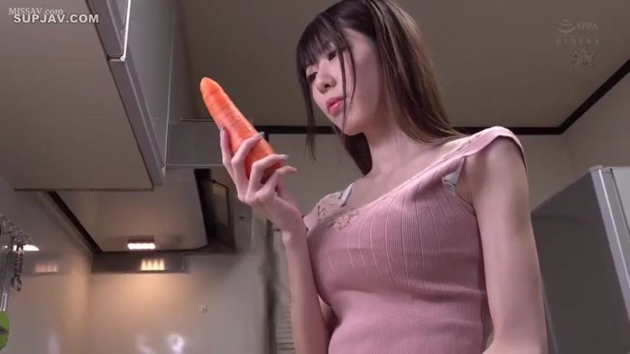 室内 · 胸部 · 全裸 · 展示 · 巨乳 · 站姿