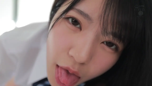 室内 · 脸部特写 · 白衬衫