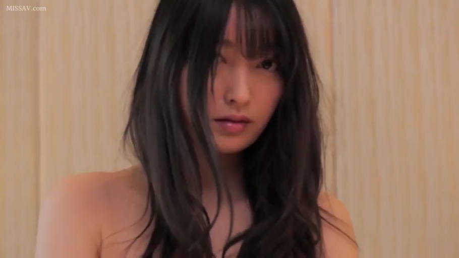 室内 · 脸部 · 全裸 · 侧身 · 诱惑 · 凝视 · 黑长直