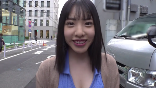 Stand · 自然 · 面部特写 · 对话 · Sweater · Street · 汽车 · 街拍