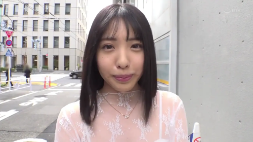 Stand · Smile · Half-body close-up · Street · 注视镜头 · 白色蕾丝透视上衣