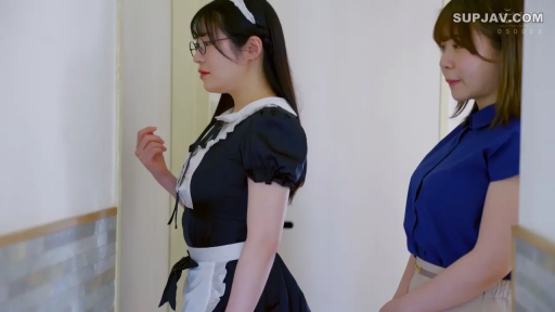 侧面 · 严肃 · 眼镜 · 站姿 · 制服 · 走廊 · 女仆装 · 对峙