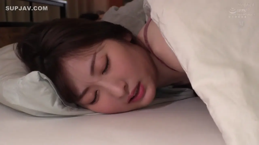 顔部のクローズアップ · 寝室 · 目を閉じて · 侧卧 · 日本AV · 睡眠 · 被子 · 吊带衣