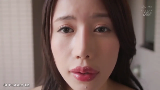 室內 · 面部 · 平靜 · 注視 · 水印 · 正面 · 露肩