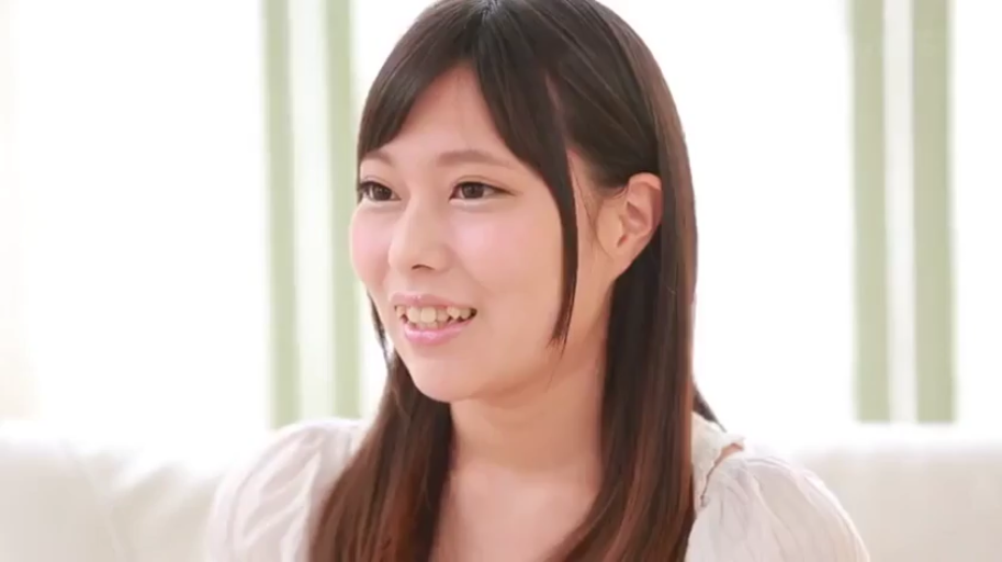 胸部 · 全裸 · 卧室 · 享受 · 枕头 · 仰卧 · 受孕 · 光影
