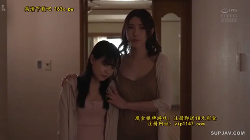 忧郁 · 半身 · 走廊 · 搂抱 · 吊带裙 · 安抚 · 日本