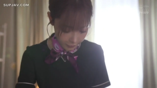 Melancholy · Face · Lower your head · Business attire · 特写 · Room · 领巾