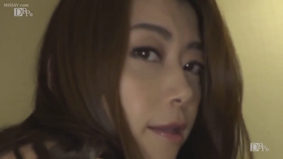 室内 · 脸部特写 · 深色网衣