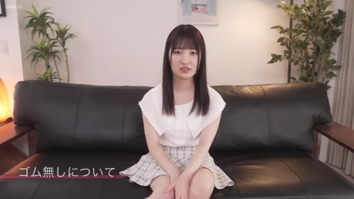 室内 · 胸部 · 迷离 · 多人 · 举手 · 抚摸乳房 · 蓝色蕾丝胸罩