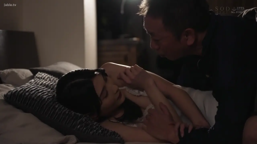 卧室 · 平静 · 枕头 · 上半身 · 侧卧 · 白色内衣 · 暗光 · 亲密抚摸