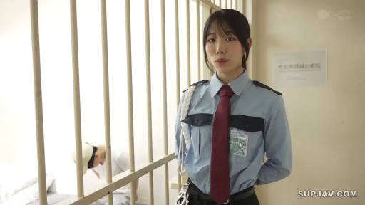 Serious · Stand · Medium shot · 监狱 · 铁栅栏 · 制服诱惑 · 女警制服 · 看守