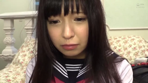 室內 · 坐姿 · 委屈 · 面部特寫 · 注視 · 水手服 · 黑长直