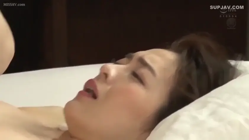 Close-up of the face · Fully nude · Bedroom · Intoxicated · pillow · Supine · moan · 长发