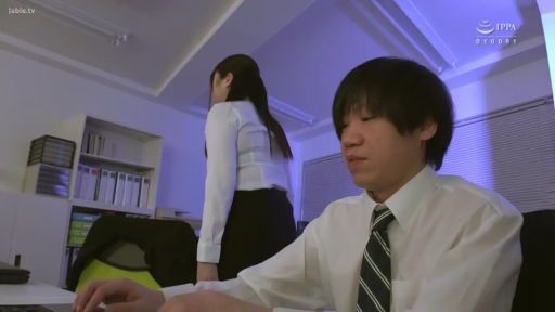 坐姿 · 专注 · 办公室 · 中景 · 职业裙 · 文件架 · 操作电脑 · 职场系列