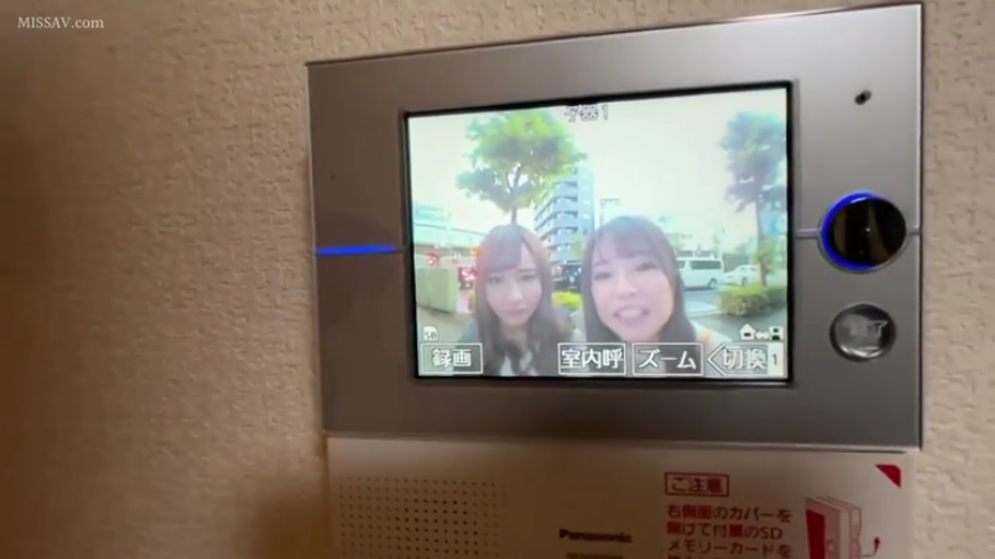 室内 · 性交 · 面部 · 愉悦 · 模糊 · 坐位 · 黑色吊带