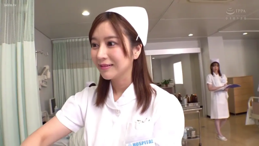 卧室 · 仰卧开腿 · 粉色衬衫 · 阴部特写 · 性交中 · 闭眼愉悦 · 无修正