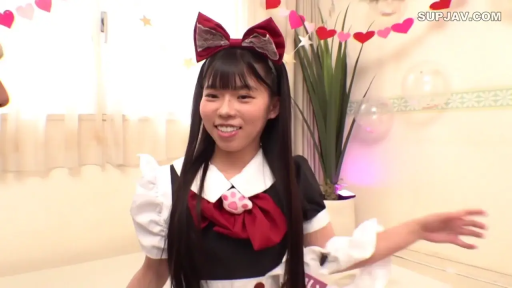 坐姿 · 卧室 · 全景 · 微笑 · 女仆装 · 交流对视 · 装饰拉旗 · 室内二人