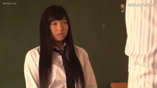 交谈 · 严肃 · 教室 · 站立 · 半身 · 黑板 · JK制服 · 长发