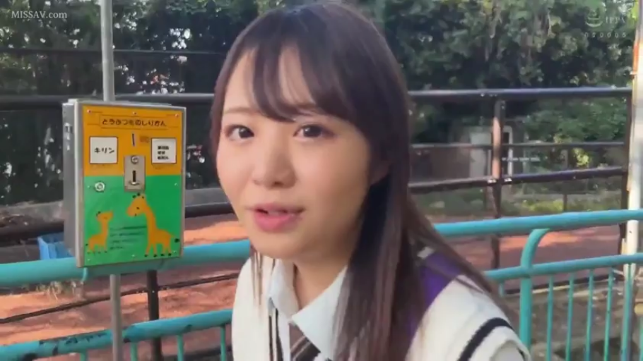 室内 · 白衬衫 · 跪姿 · 渔网袜 · 笑容 · 挑逗 · 大特写 · 美腿