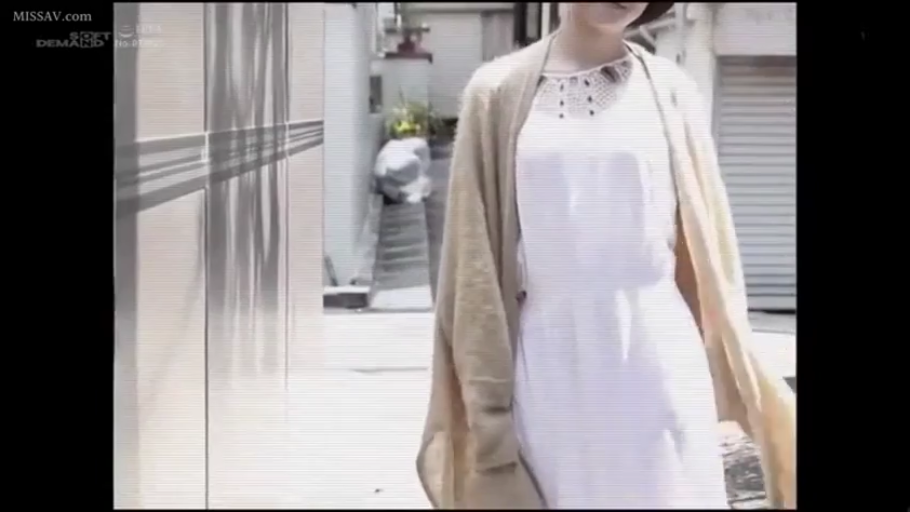 卧室 · 迷离 · 性行为 · 全景 · 阴茎 · 跪爬 · 黑色内衣 · 成人