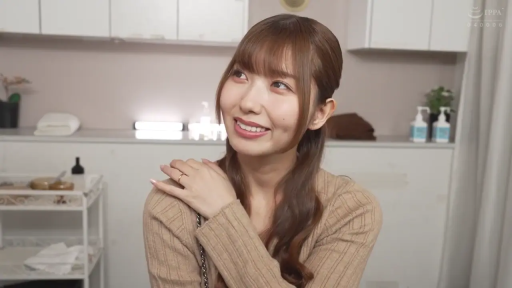室内 · 俯身 · 胸部特写 · 巨乳 · 享受 · 舔舐 · 假阳具 · 绿色比基尼