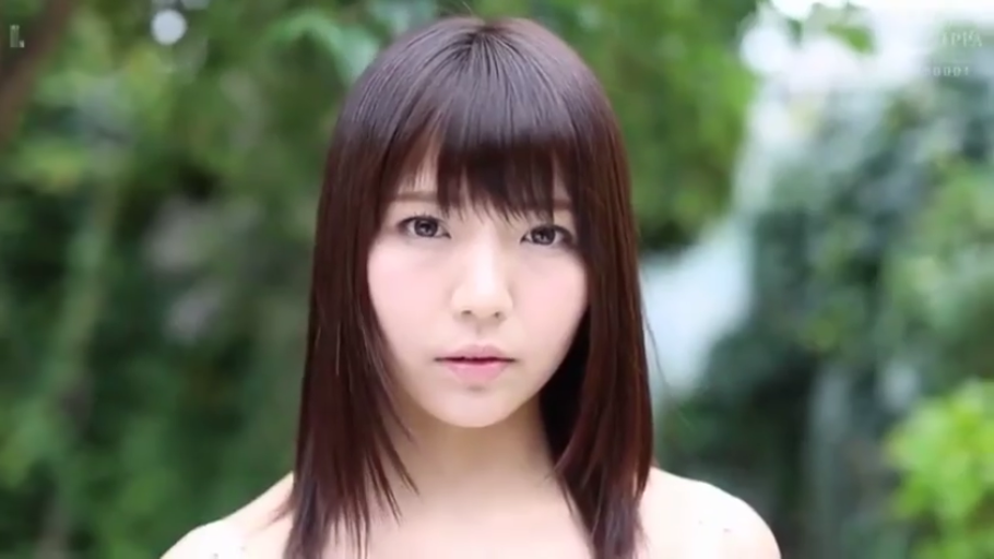 脸部特写 · 户外 · 露肩