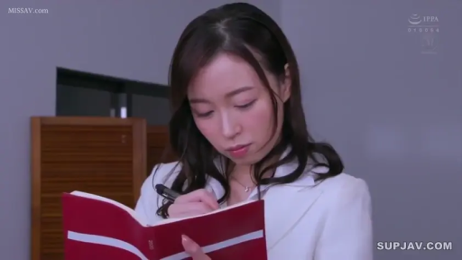 Indoor · 面部 · 专注 · Business attire · OL · 垂首 · 书写 · 记事本