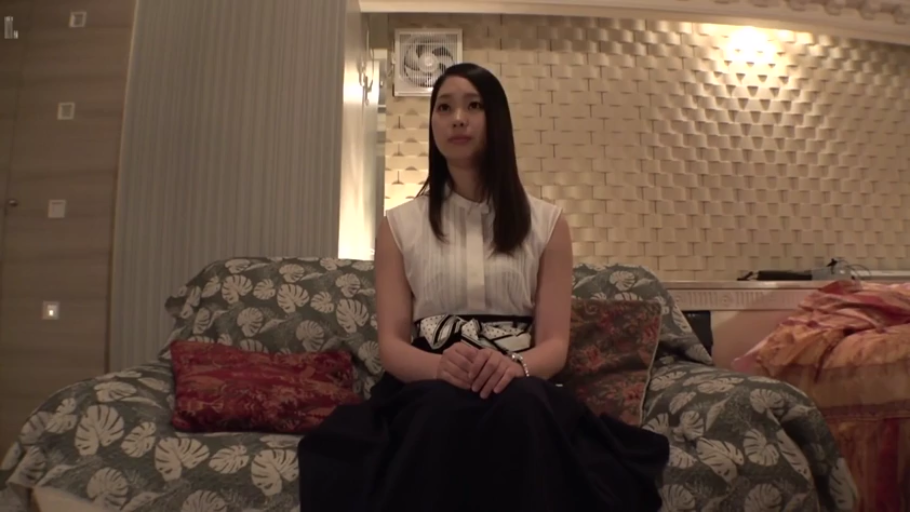 室内 · 座り姿勢 · 中景 · ソファ · リビング · 端庄 · 端坐 · 黑色长裙