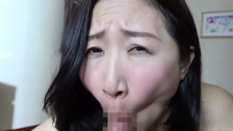 室内 · 身をかがめる · 顔部のクローズアップ · 口交 · モザイク · 口を開け · 裸体 · 陰茎