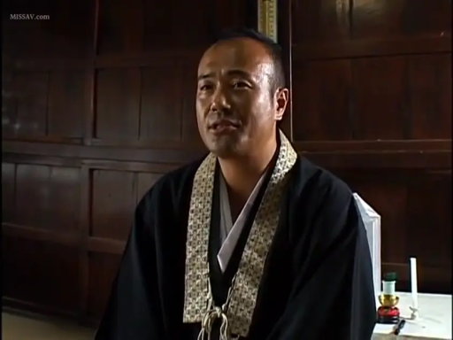 室内 · 坐姿 · 中景 · 快感 · 震动棒 · 三人 · 背带裤 · 体外震动