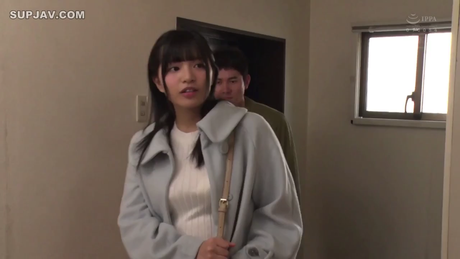 羞涩 · 蕾丝内衣 · 客厅 · 互动 · 斜靠 · 道具类 · 人物特写 · 手铐与震动器