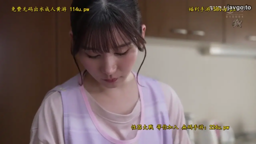 专注 · 站姿 · 全景 · 居家 · 厨房 · 围裙 · 厨具 · 洗手