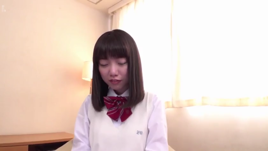 室内 · 坐姿 · 羞涩 · 静坐 · 台灯 · JK制服 · 半身照 · 黑直发