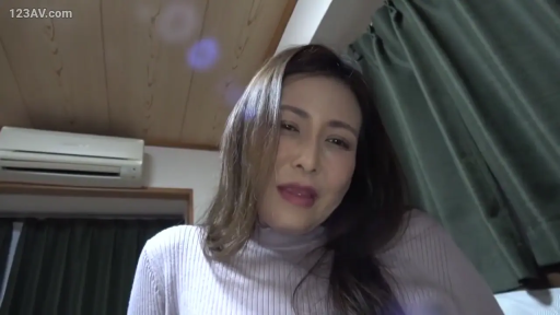 座り姿勢 · 一人称視点 · 寝室 · ベッド · 毛衣 · 太もも特写