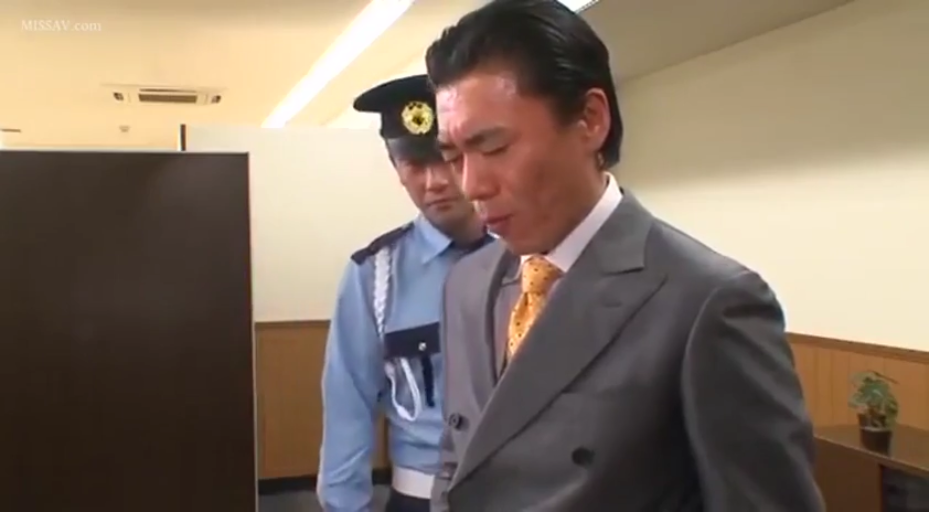 全身 · 卧室 · 站立 · 微笑 · 脱衣 · 掀起裙子 · 碎花吊带裙