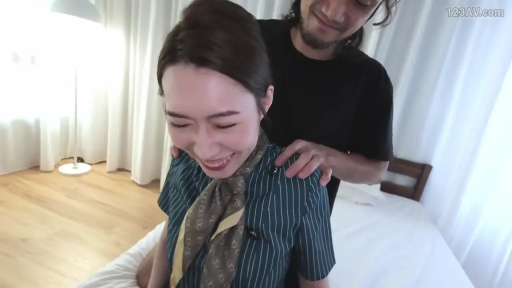 卧室 · 俯拍 · 大笑 · 近景特写 · 条纹制服 · 爱抚 · 从后抱住