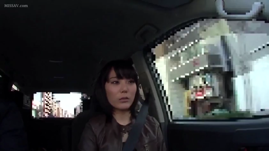 座り姿勢 · モザイク · 自然 · 半身 · 车内 · シートベルト · 驾驶 · 皮衣