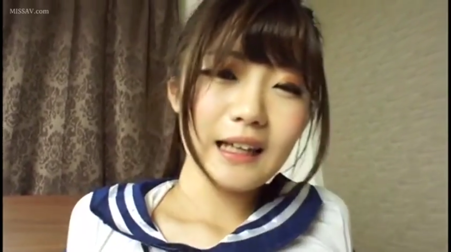 室内 · 脸部特写 · 微笑 · 独白 · 水手服 · 正面 · 亚洲女性