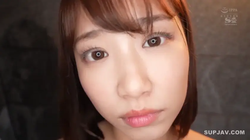 室內 · 臉部特寫 · 裸體