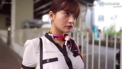 冷淡 · 站立 · 半身特写 · 空姐制服 · 行走 · 制服诱惑 · 屋外通り · 肩带