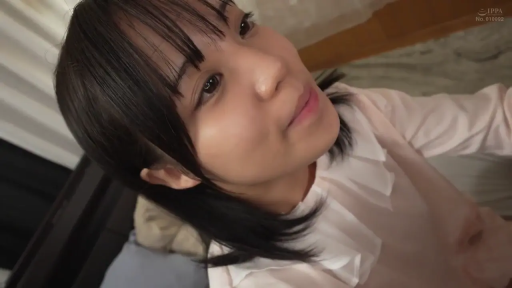 教室 · 巨乳 · 羞涩 · 课桌椅 · 开襟白衬衫 · 裸露胸部 · 全身特写 · 跪坐姿势