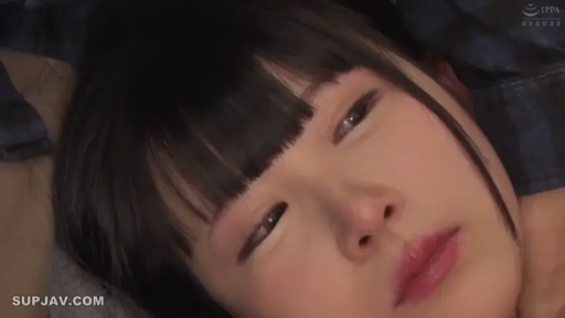 室内 · 脸部特写 · 仰卧 · 衬衫