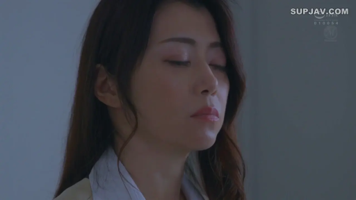 室内 · 面部 · 职业装