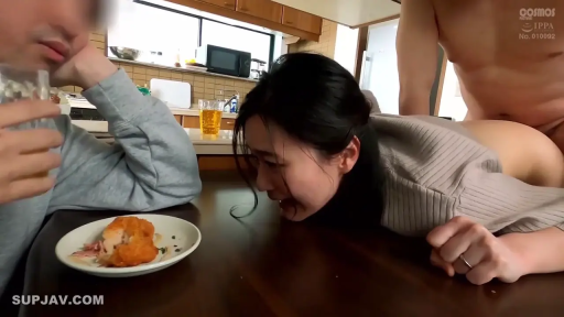 性交 · 脸部 · 趴姿 · 忍耐 · 桌子 · 餐厅 · 毛衣 · NTR内容